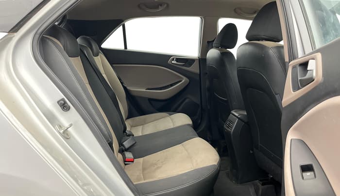 2015 Hyundai Elite i20 SPORTZ 1.2, Petrol, Manual, 33,293 km, Right Side Rear Door Cabin