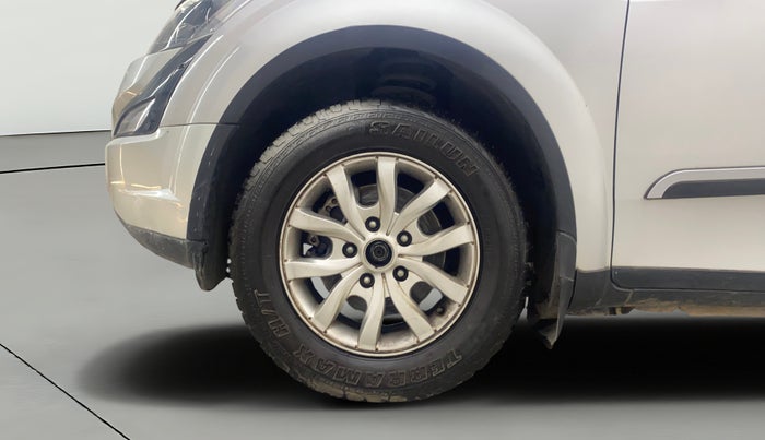 2018 Mahindra XUV500 W9 AT, Diesel, Automatic, 75,785 km, Left Front Wheel