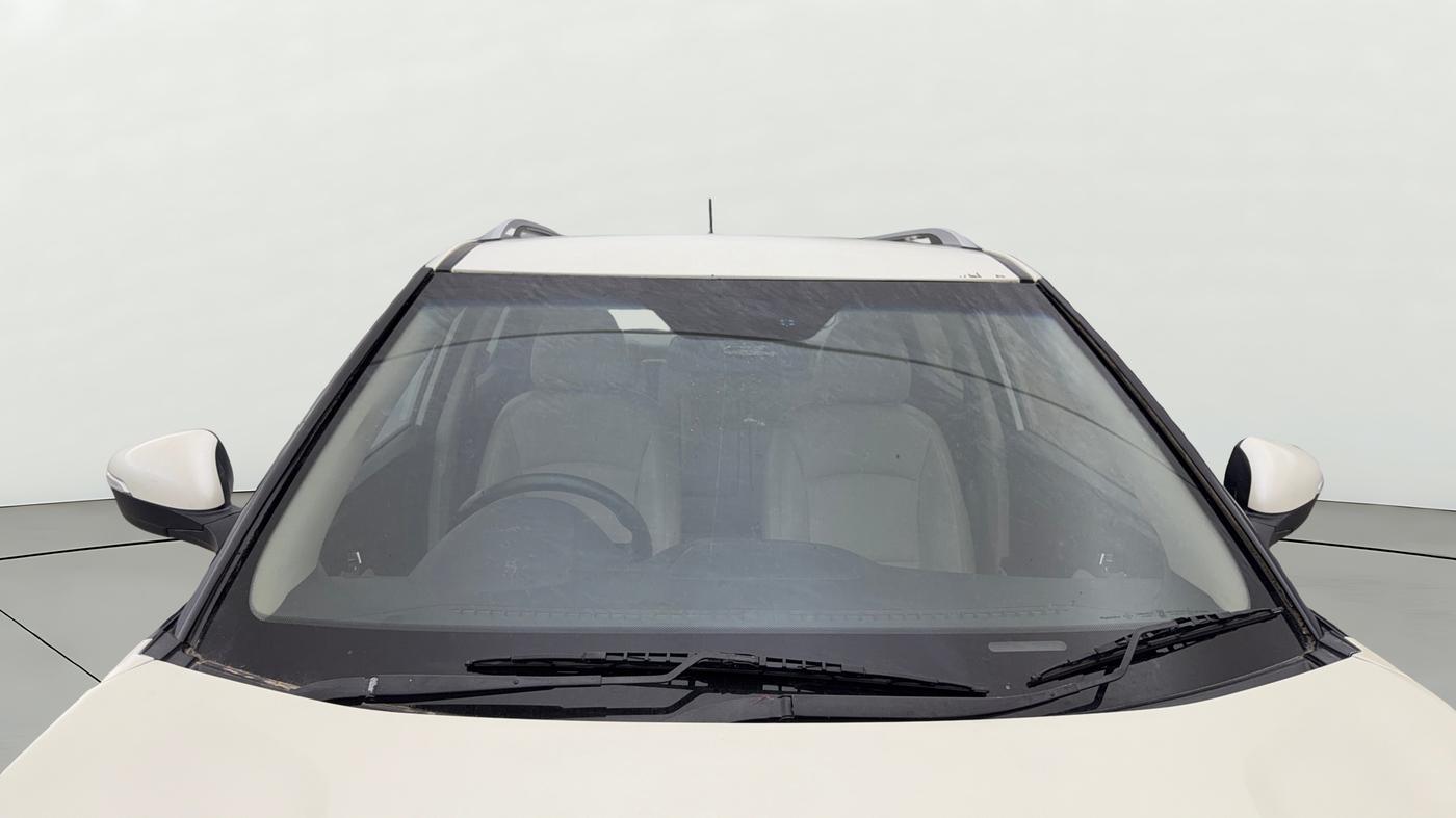 2019 Mahindra XUV300 W8 (O) 1.2 PETROL, Petrol, Manual, 64,948 km, Front Windshield