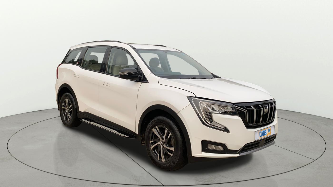 2022 Mahindra XUV700 AX 5 D AT 5 STR, Diesel, Automatic, 31,102 km, Right Front Diagonal