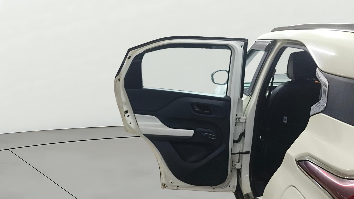 2022 Tata PUNCH PURE MT, Petrol, Manual, 30,710 km, LHS Rear Door