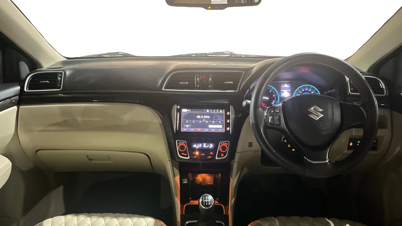 2017 Maruti Ciaz ALPHA DIESEL 1.3, Diesel, Manual, 93,874 km, Dashboard