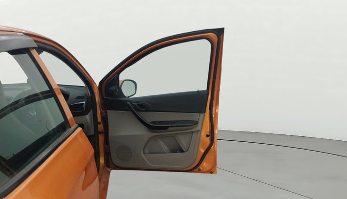 2018 Tata Tiago XT PETROL, Petrol, Manual, 54,381 km, RHS Front Door
