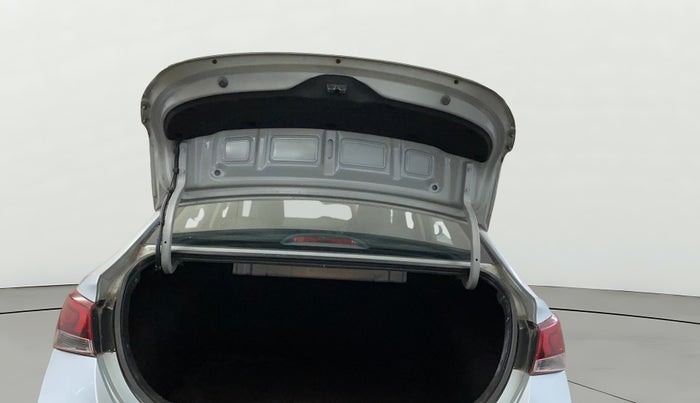 2019 Hyundai Verna 1.6 VTVT SX, Petrol, Manual, 16,557 km, Boot Door Open