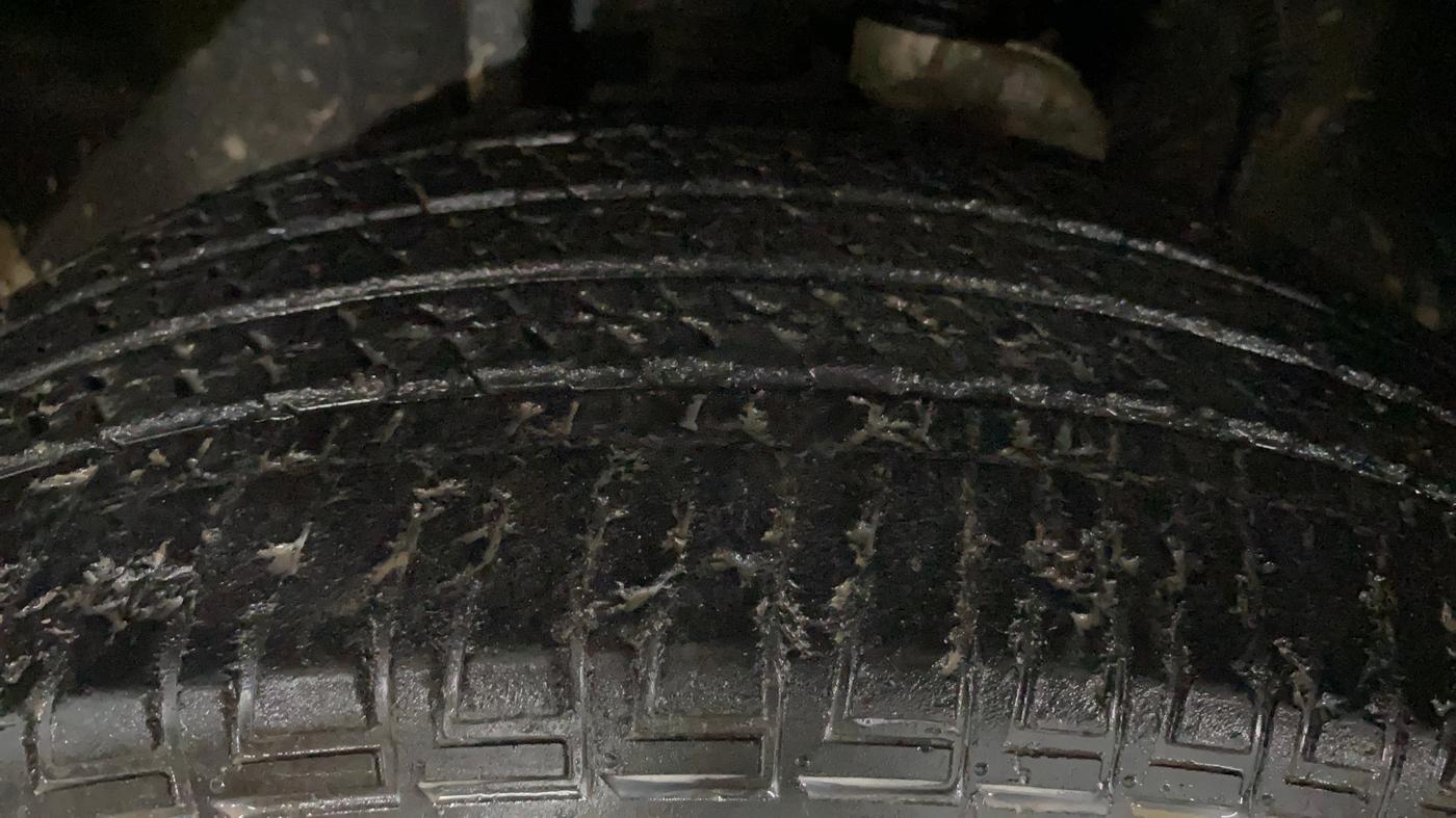 2023 Mahindra SCORPIO-N Z6 DIESEL MT 2WD 7 STR, Diesel, Manual, 33,077 km, Left Front Tyre Tread