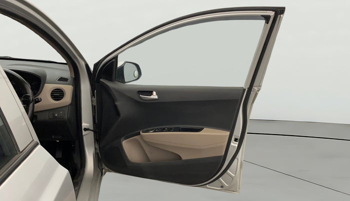 2018 Hyundai Grand i10 SPORTZ 1.2 KAPPA VTVT, CNG, Manual, 34,912 km, RHS Front Door