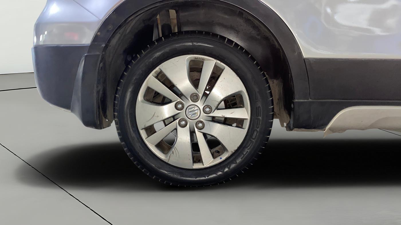 2016 Maruti S Cross ZETA 1.3, Diesel, Manual, 54,024 km, Right Rear Wheel