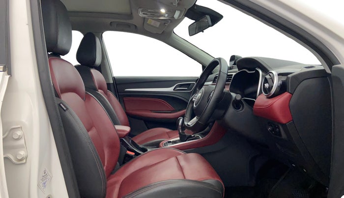 2023 MG ASTOR SAVVY 1.5 CVT S RED, Petrol, Automatic, 23,543 km, Right Side Front Door Cabin