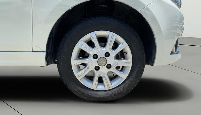 2017 Tata Tiago XZA PETROL, Petrol, Automatic, 55,923 km, Right Front Wheel