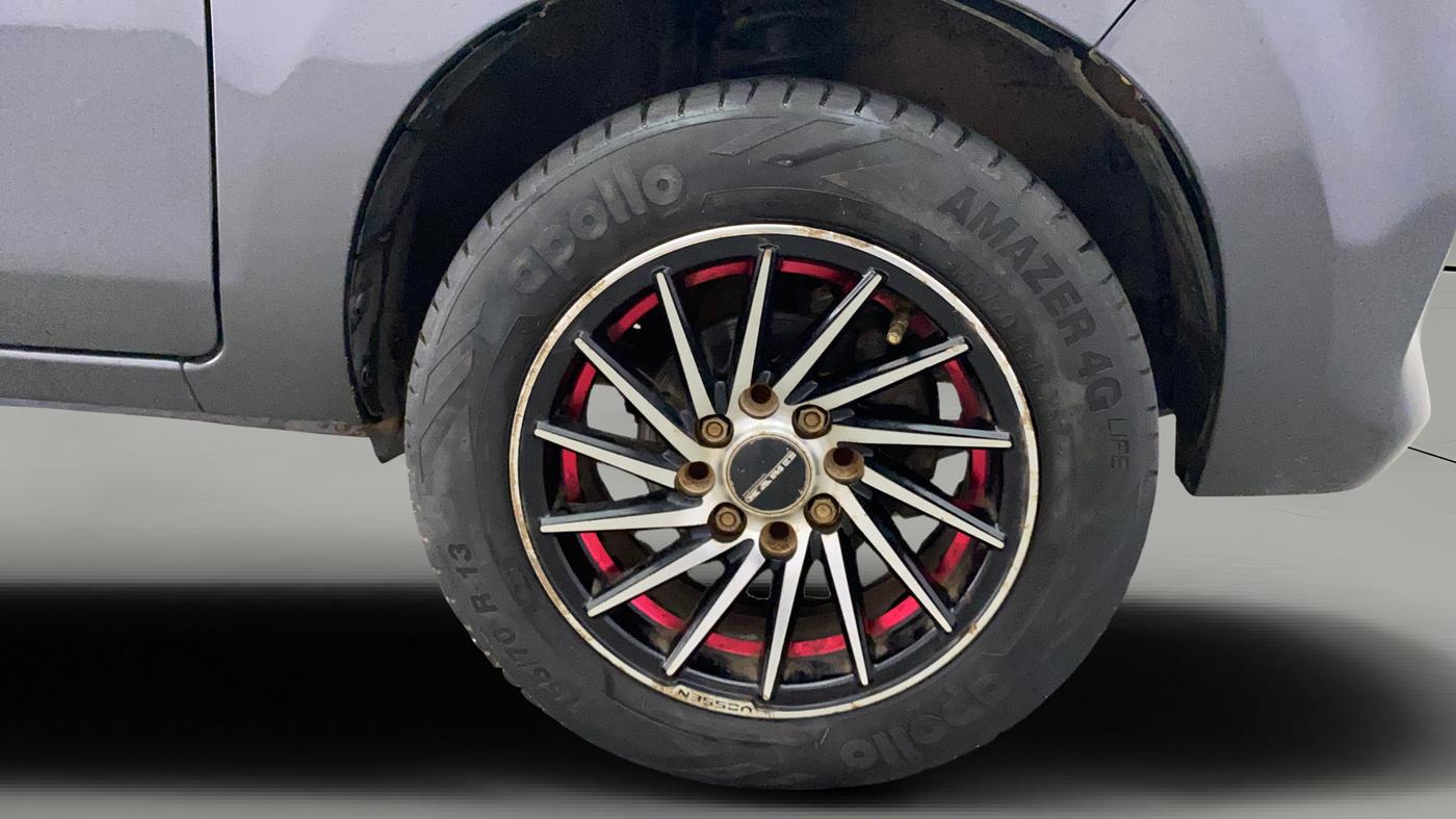 2019 Maruti Alto 800 LXI, Petrol, Manual, 69,146 km, Right Front Wheel