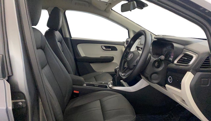 2022 Tata ALTROZ XZ PETROL, Petrol, Manual, 44,706 km, Right Side Front Door Cabin