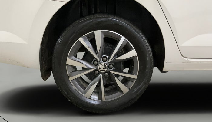 2023 Skoda SLAVIA STYLE 1.0L TSI AT, Petrol, Automatic, 37,294 km, Right Rear Wheel