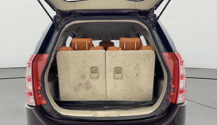 2017 Mahindra XUV500 W6, Diesel, Manual, 82,774 km, Boot Open Zoomed View