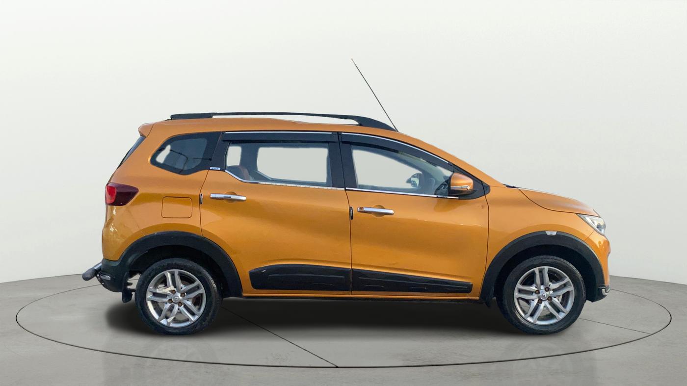 2022 Renault TRIBER RXZ, Petrol, Manual, 72,352 km, Right Side View