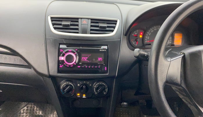 2016 Maruti Swift LXI (O), Petrol, Manual, 1,17,732 km, Air Conditioner