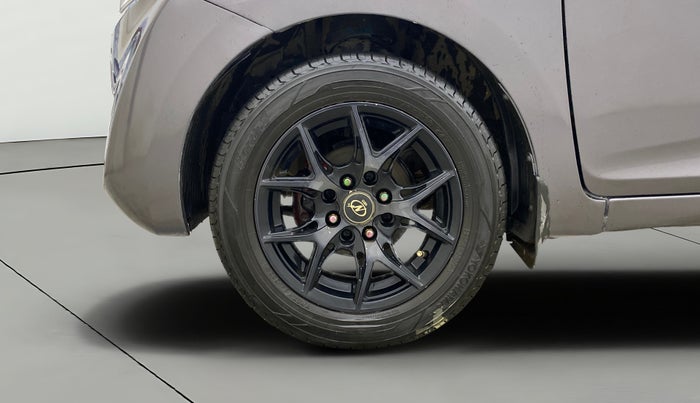 2016 Hyundai Eon ERA +, Petrol, Manual, 1,08,042 km, Left Front Wheel