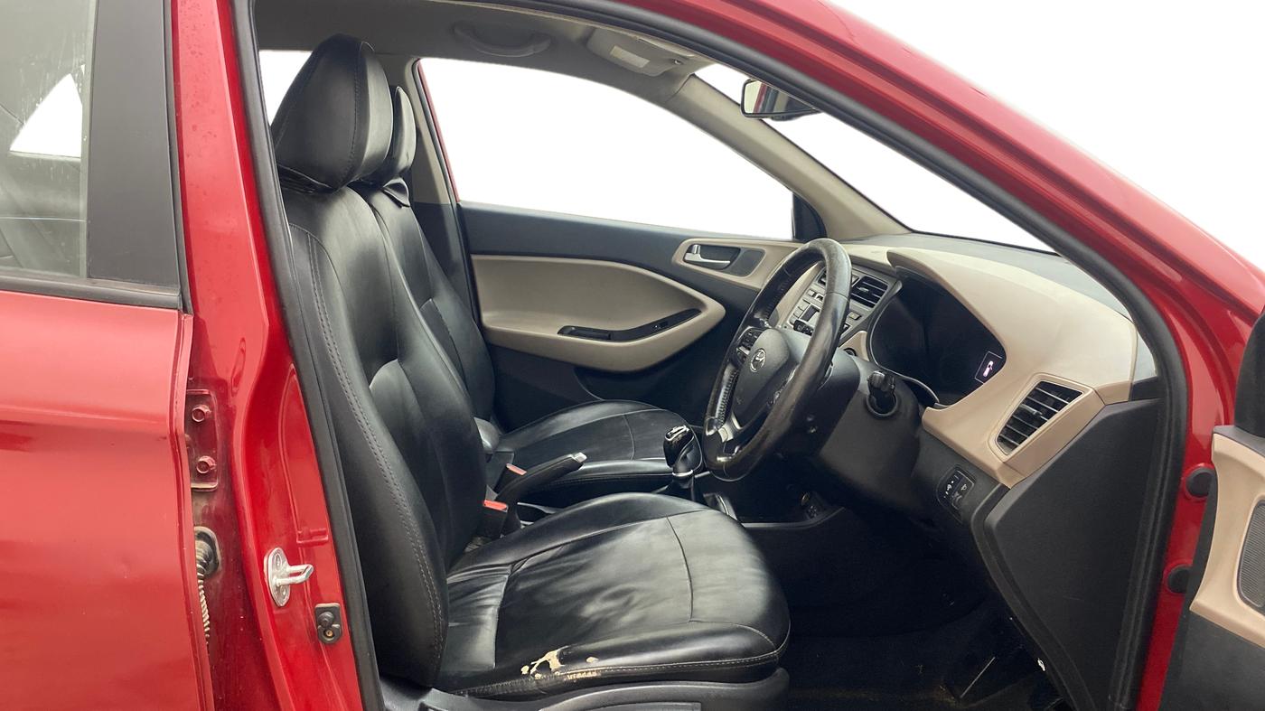 2015 Hyundai Elite i20 ASTA 1.4 CRDI, Diesel, Manual, 1,44,914 km, Right Side Front Door Cabin