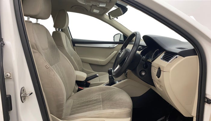 2019 Skoda Octavia AMBITION 1.4 TSI, Petrol, Manual, 94,162 km, Right Side Front Door Cabin