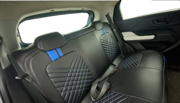 2022 Tata PUNCH ACCOMPLISHED MT, Petrol, Manual, 32,572 km, Right Side Rear Door Cabin