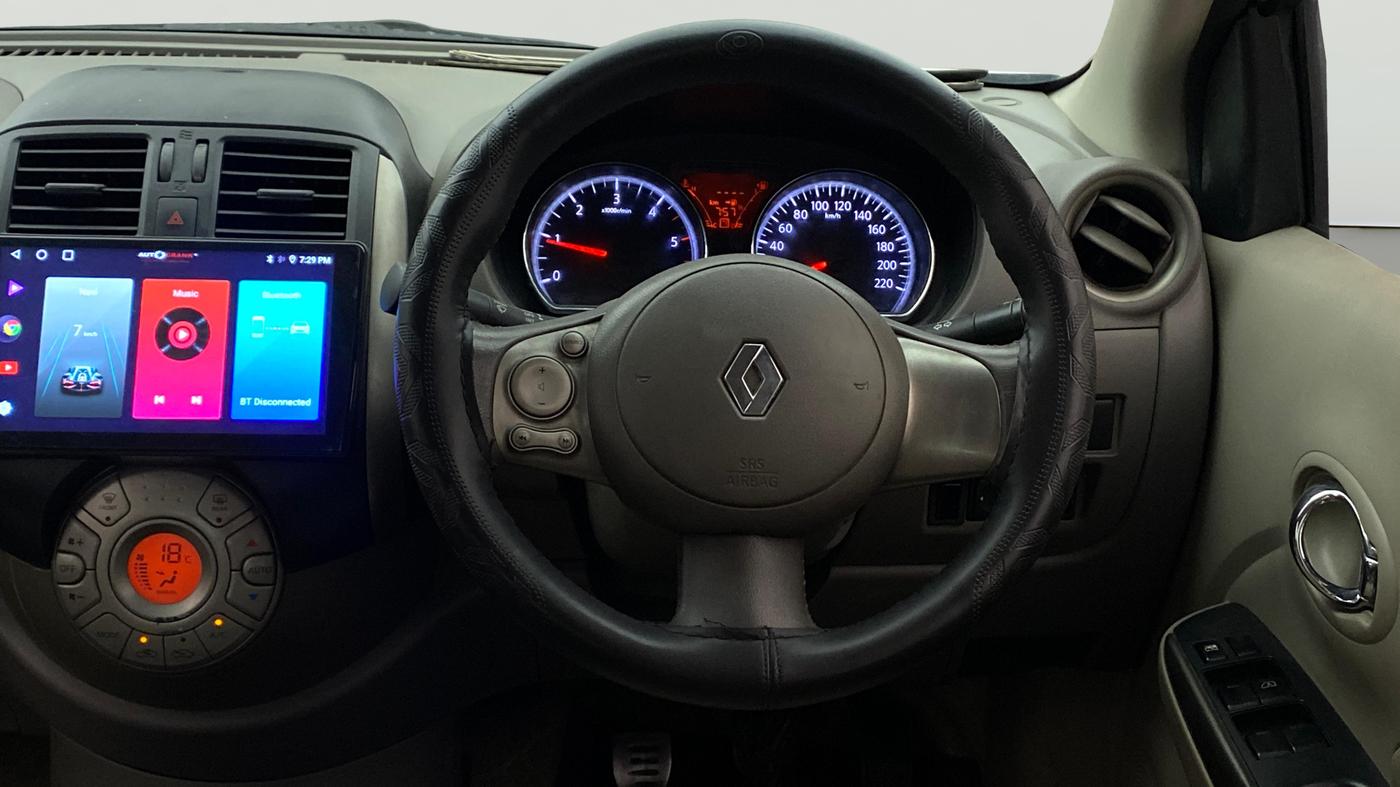 2012 Renault Scala RXZ DIESEL, Diesel, Manual, 1,37,209 km, Steering Wheel Close Up