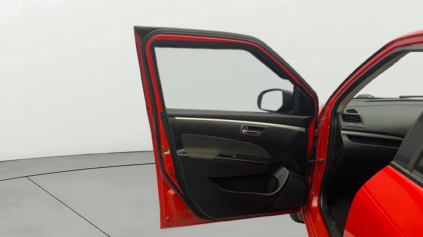 2016 Maruti Swift VXI, CNG, Manual, 94,818 km, LHS Front Door