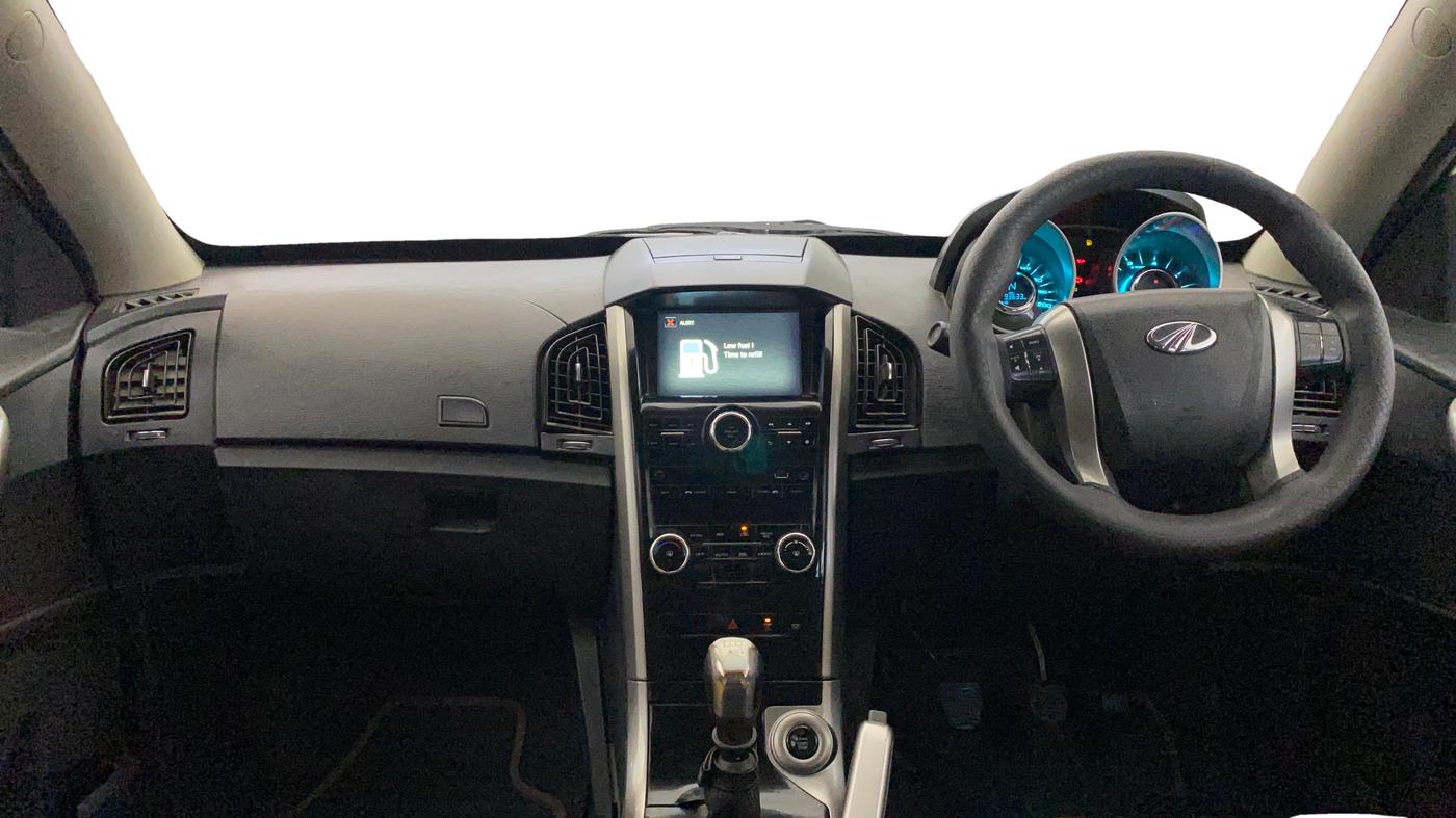 2021 Mahindra XUV500 W7, Diesel, Manual, 93,552 km, Dashboard