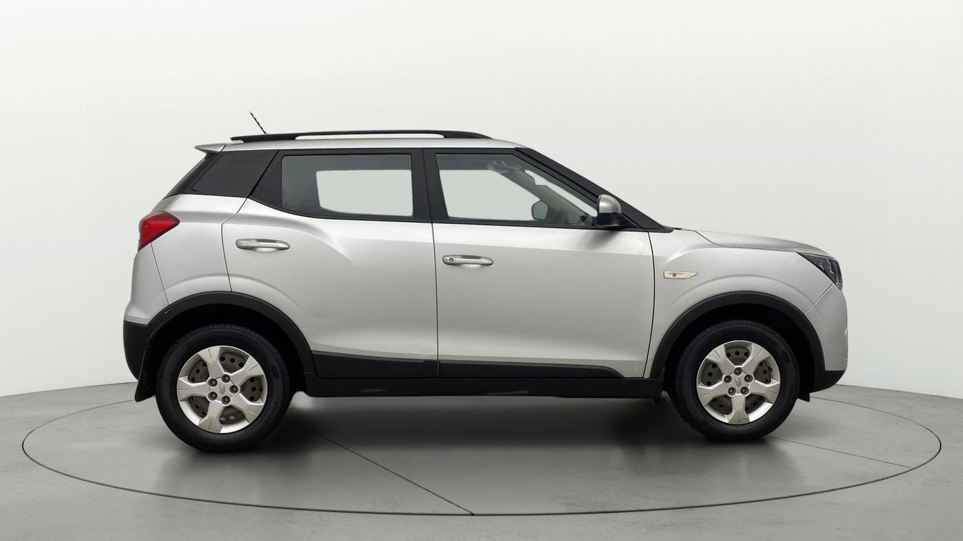 2019 Mahindra XUV300 W6 1.5 DIESEL, Diesel, Manual, 38,086 km, Right Side View
