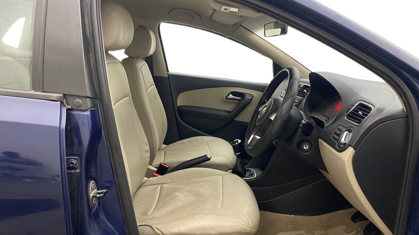 2013 Volkswagen Polo HIGHLINE DIESEL, Diesel, Manual, 91,481 km, Right Side Front Door Cabin