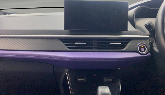 2023 Tata NEXON FEARLESS PURPLE + SUNROOF DUAL TONE 1.2 PETROL, Petrol, Manual, 42,318 km, Air Conditioner