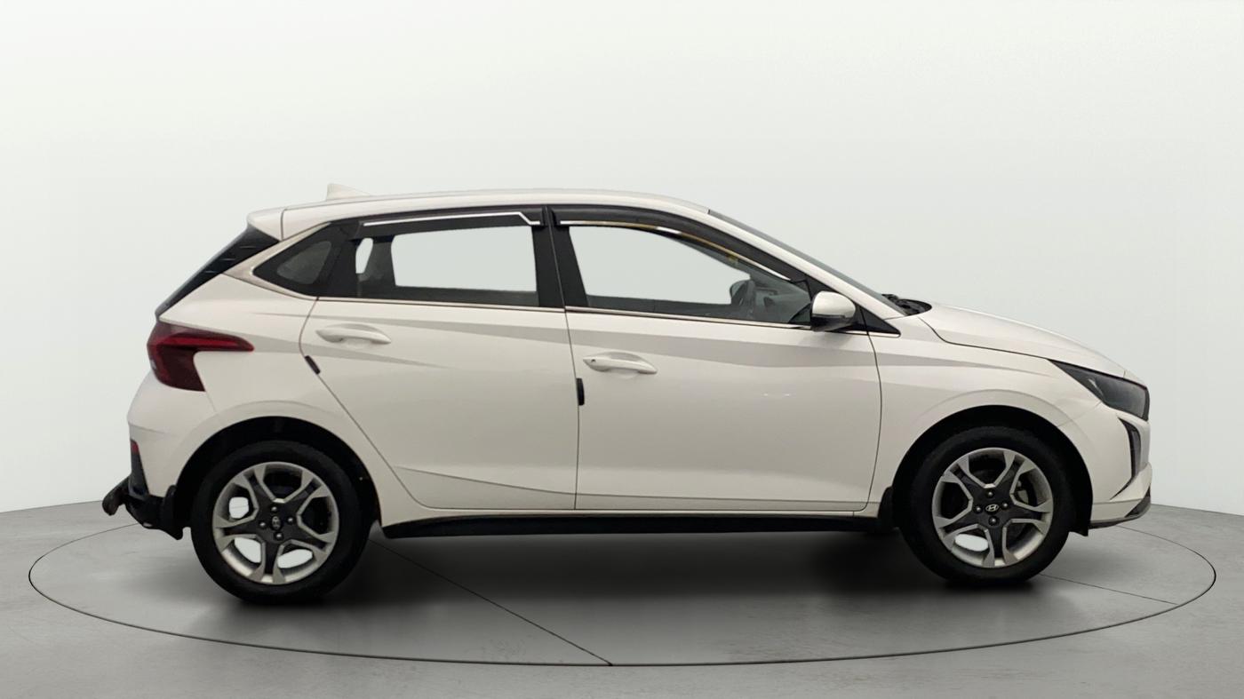 2025 Hyundai NEW I20 SPORTZ 1.2 MT, Petrol, Manual, 23,389 km, Right Side View