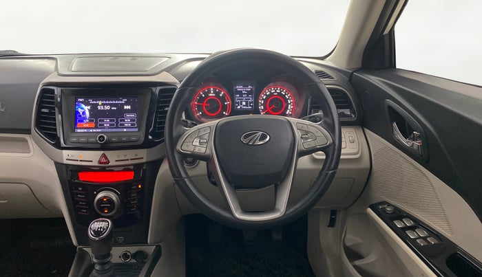 2020 Mahindra XUV300 W8 1.5 DIESEL, Diesel, Manual, 17,802 km, Steering Wheel Close Up