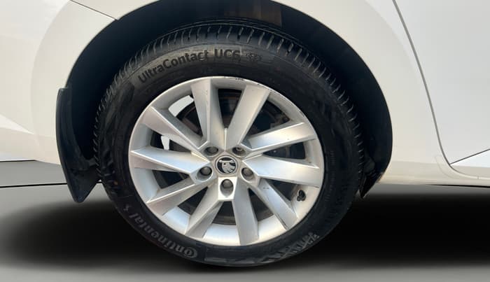 2016 Skoda Superb L&K 1.8 TSI AT, Petrol, Automatic, 90,770 km, Right Rear Wheel