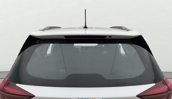 2023 Mahindra XUV700 MX P MT 5 STR, Petrol, Manual, 23,750 km, Rear Windshield