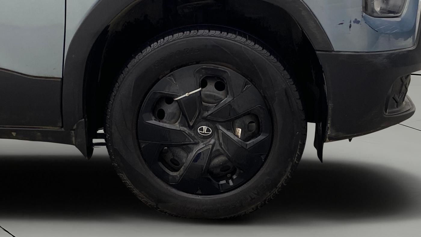 2024 Tata PUNCH ADVENTURE MT, Petrol, Manual, 14,288 km, Right Front Wheel