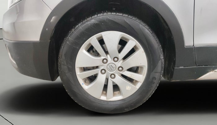 2015 Maruti S Cross ZETA 1.6, Diesel, Manual, 1,09,499 km, Left Front Wheel