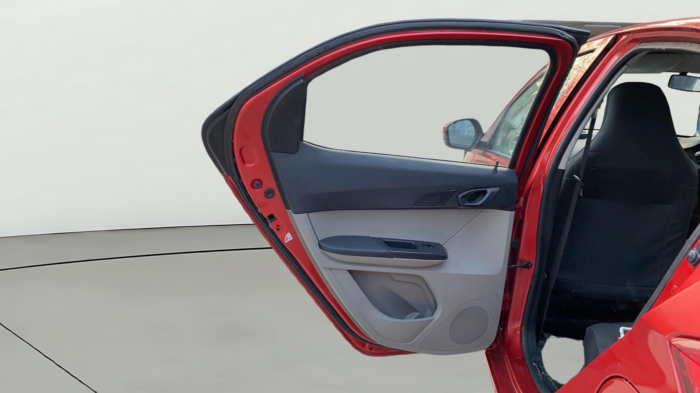 2018 Tata Tiago XT PETROL, Petrol, Manual, 75,335 km, LHS Rear Door