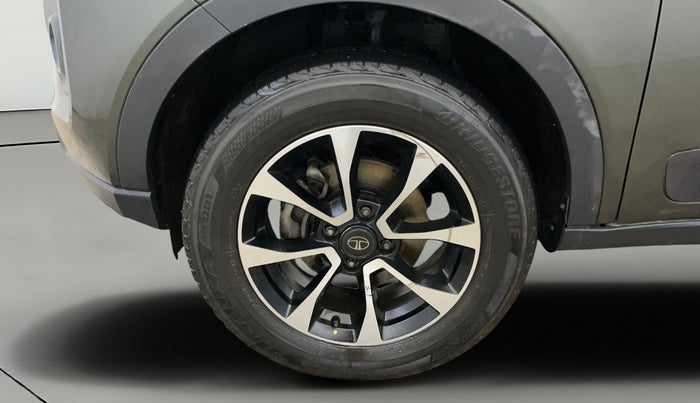 2020 Tata NEXON XZA PLUS SUNROOF PETROL, Petrol, Automatic, 39,033 km, Left Front Wheel