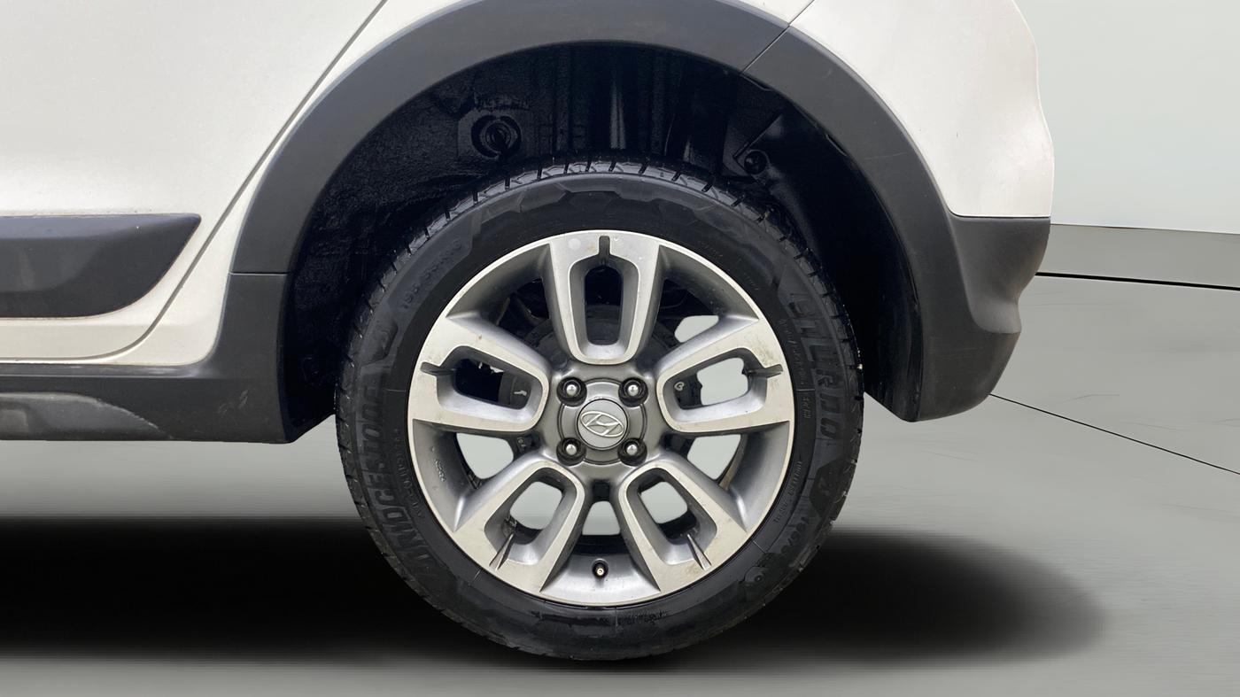 2017 Hyundai i20 Active 1.2 S, Petrol, Manual, 34,189 km, Left Rear Wheel