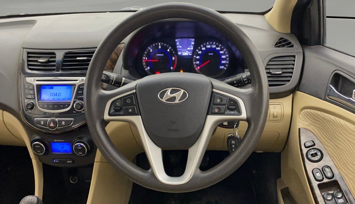 2015 Hyundai Verna FLUIDIC 1.6 CRDI SX, Diesel, Manual, 33,813 km, Steering Wheel Close Up