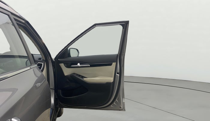 2022 KIA SELTOS HTX IVT 1.5 PETROL, Petrol, Automatic, 31,509 km, RHS Front Door