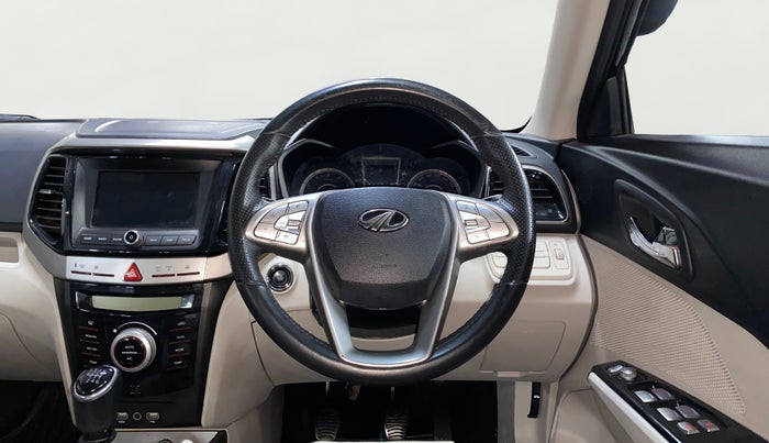 2022 Mahindra XUV300 W8 1.2 PETROL, Petrol, Manual, 41,305 km, Steering Wheel Close Up