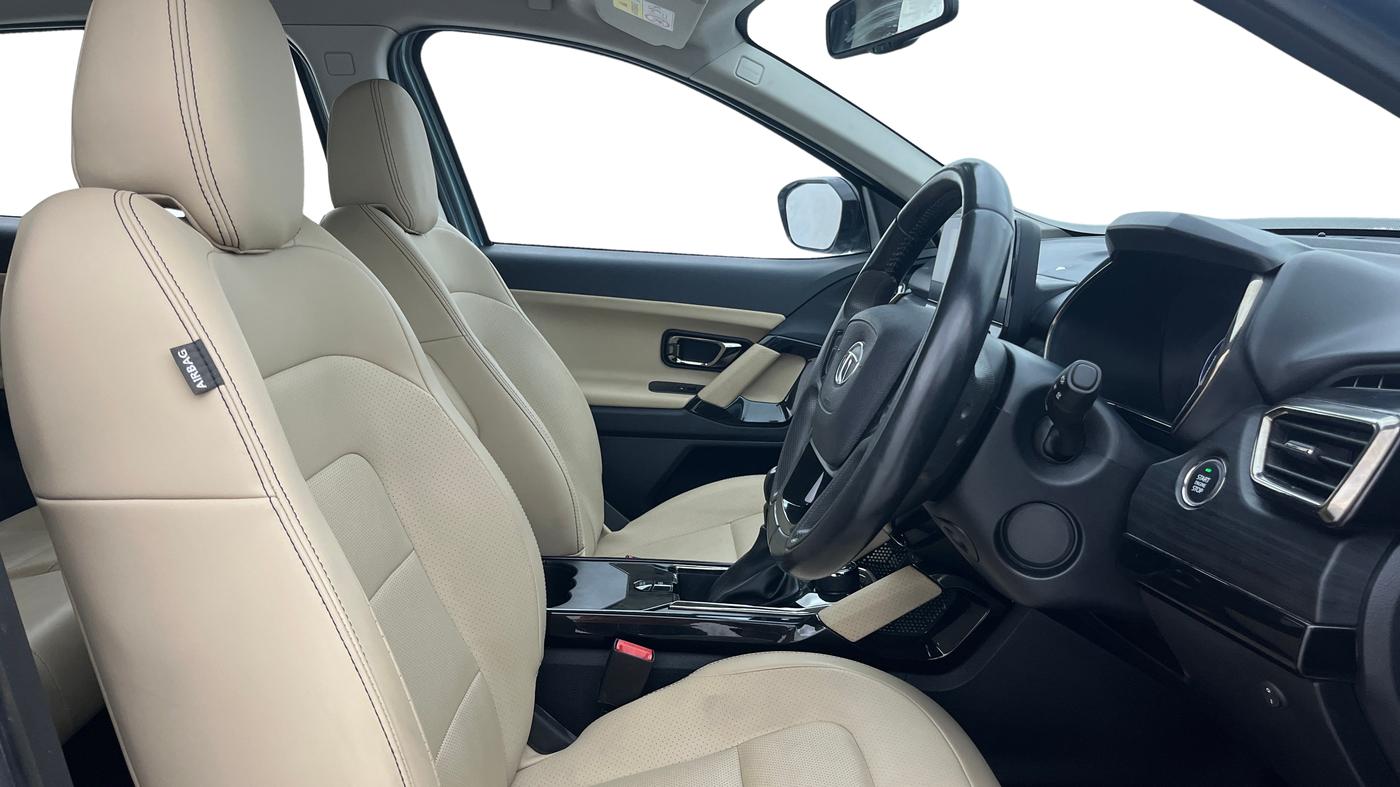 2022 Tata Safari XZA PLUS, Diesel, Automatic, 45,363 km, Right Side Front Door Cabin