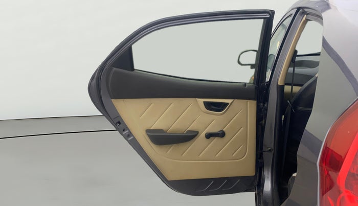 2018 Hyundai Eon MAGNA +, Petrol, Manual, 1,09,456 km, LHS Rear Door