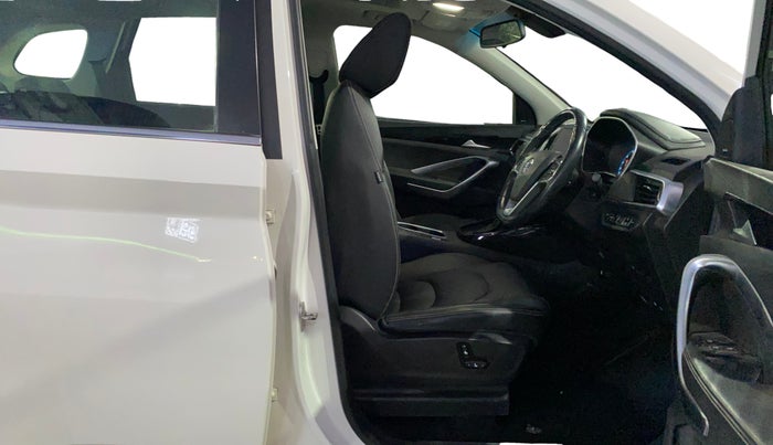 2019 MG HECTOR SHARP 1.5 DCT PETROL, Petrol, Automatic, 60,434 km, Right Side Front Door Cabin