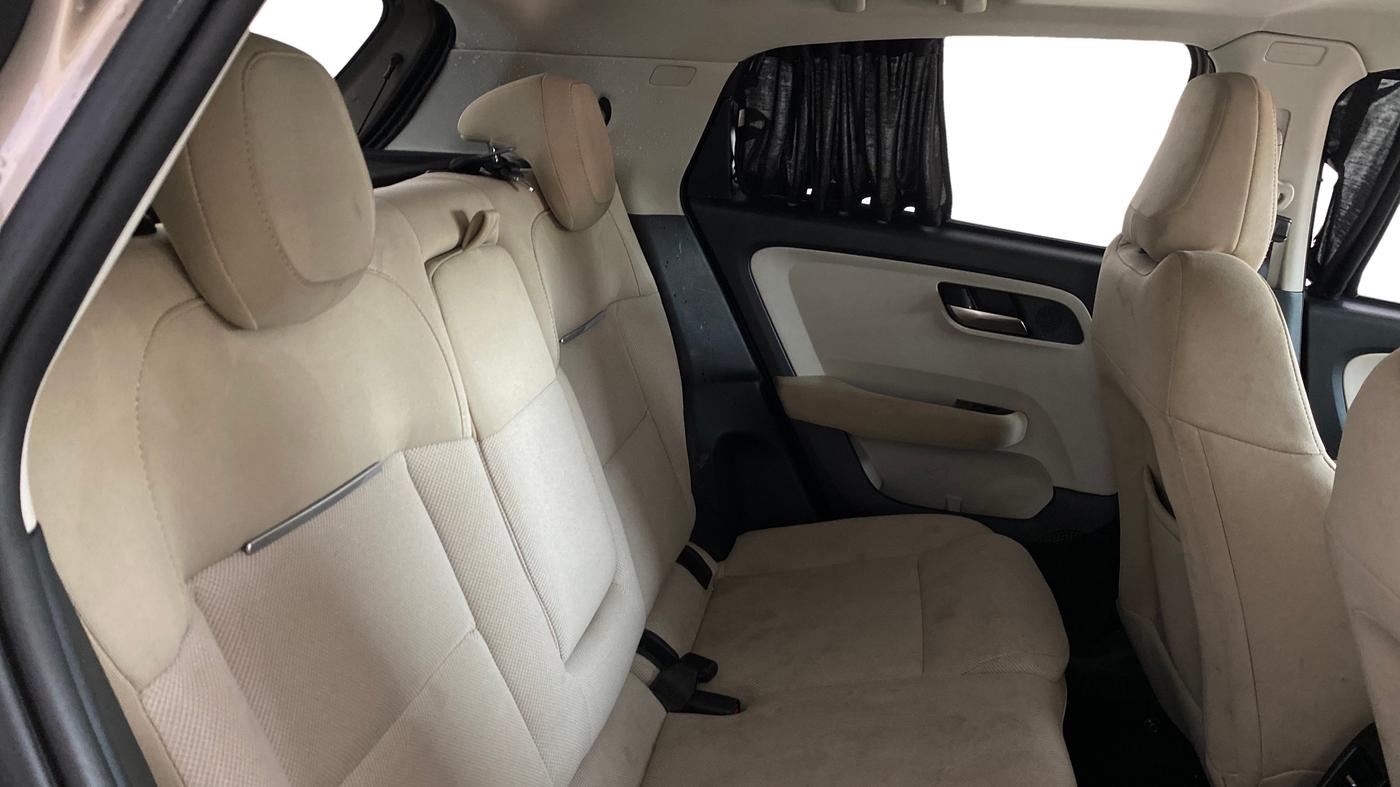 2025 Tata ALTROZ Accomplished Plus S Petrol 6DCT, Petrol, Automatic, 35,037 km, Right Side Rear Door Cabin