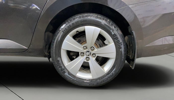 2019 Skoda Superb STYLE 1.8 TSI AT, Petrol, Automatic, 23,235 km, Left Rear Wheel