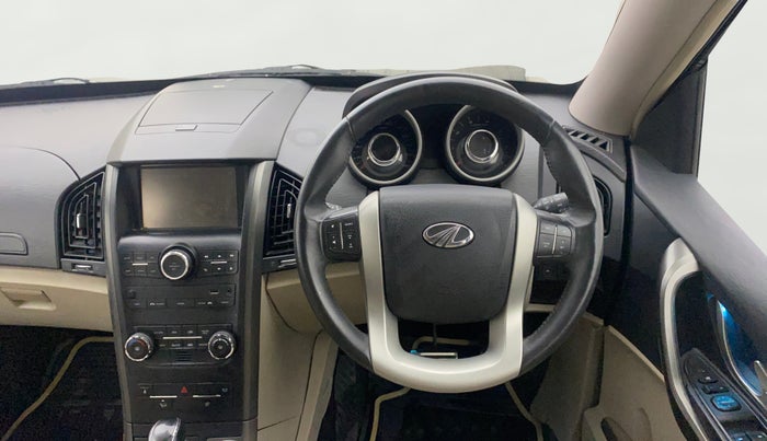 2017 Mahindra XUV500 W10 AT, Diesel, Automatic, 78,236 km, Steering Wheel Close Up