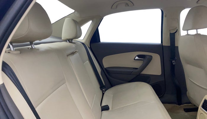 2012 Volkswagen Vento HIGHLINE DIESEL 1.6, Diesel, Manual, 73,895 km, Right Side Rear Door Cabin