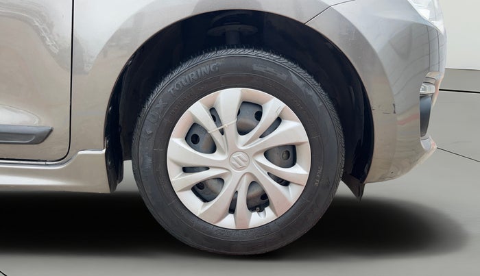 2021 Maruti Swift VXI, Petrol, Manual, 1,07,898 km, Right Front Wheel