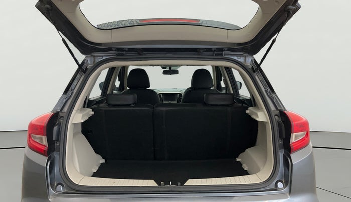 2022 Mahindra XUV300 W8 1.5 DIESEL, Diesel, Manual, 25,448 km, Boot Open Zoomed View